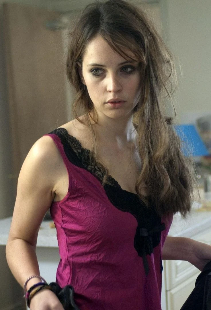 Felicity Jones picture 6 of 7