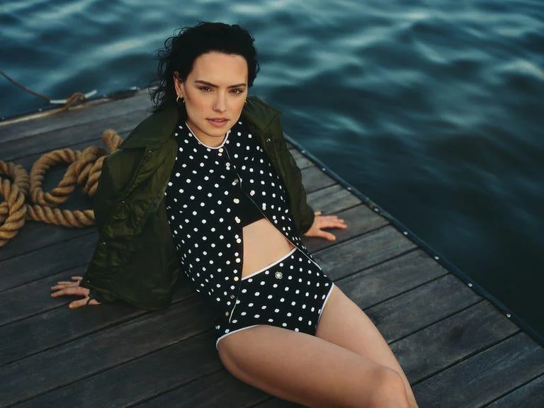 Daisy Ridley picture 1 of 1