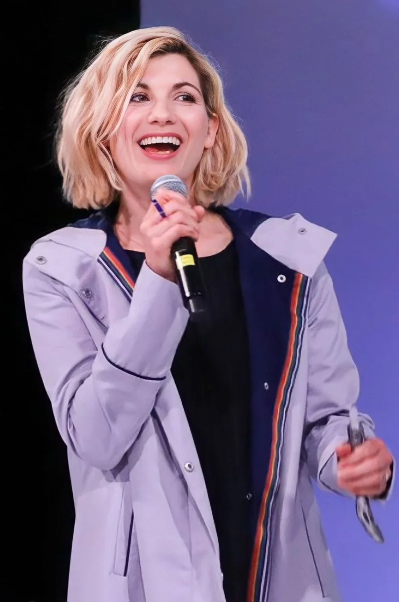 Jodie Whittaker picture 1 of 4