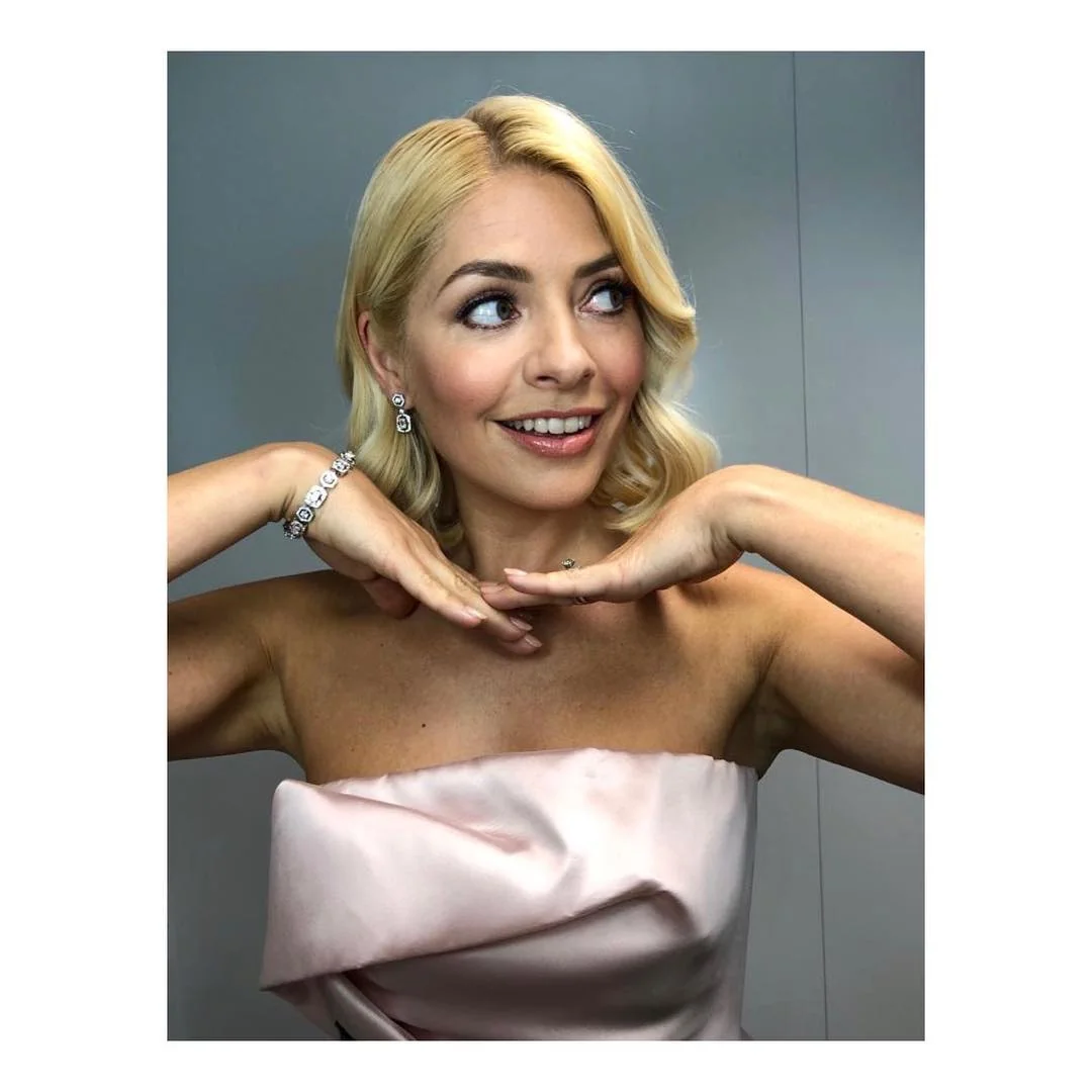 Holly Willoughby picture 2 of 6