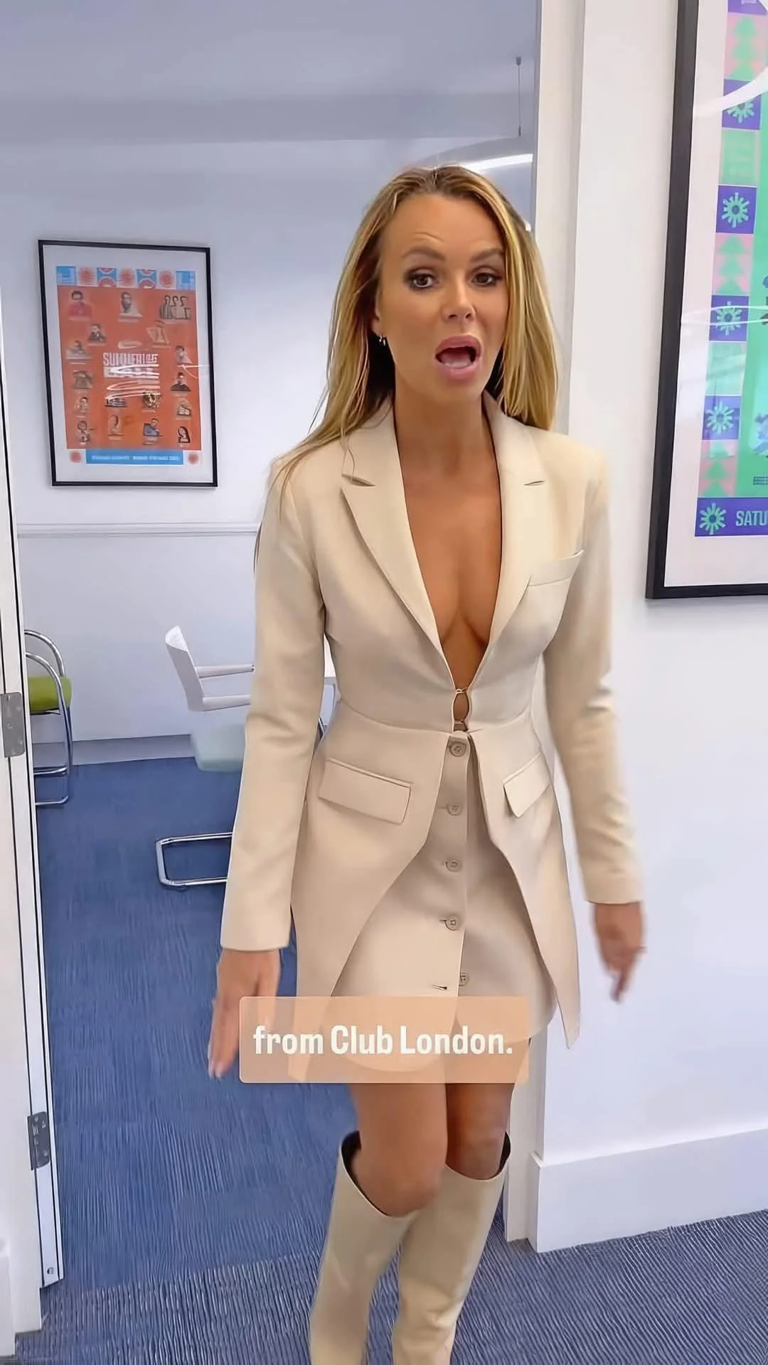 Amanda holden picture 1 of 1