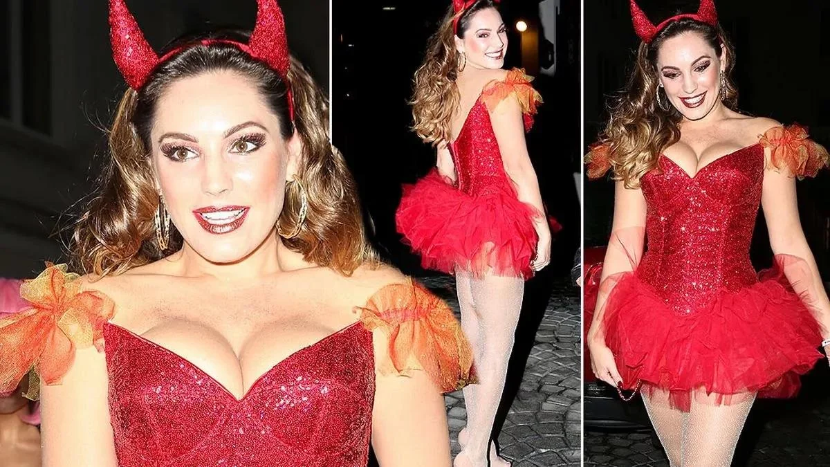 Kelly Brook picture 6 of 6