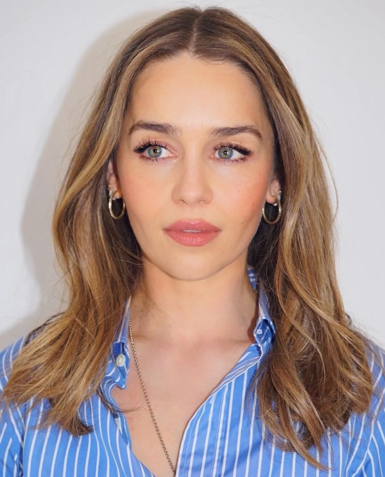 Emilia Clarke picture 3 of 3