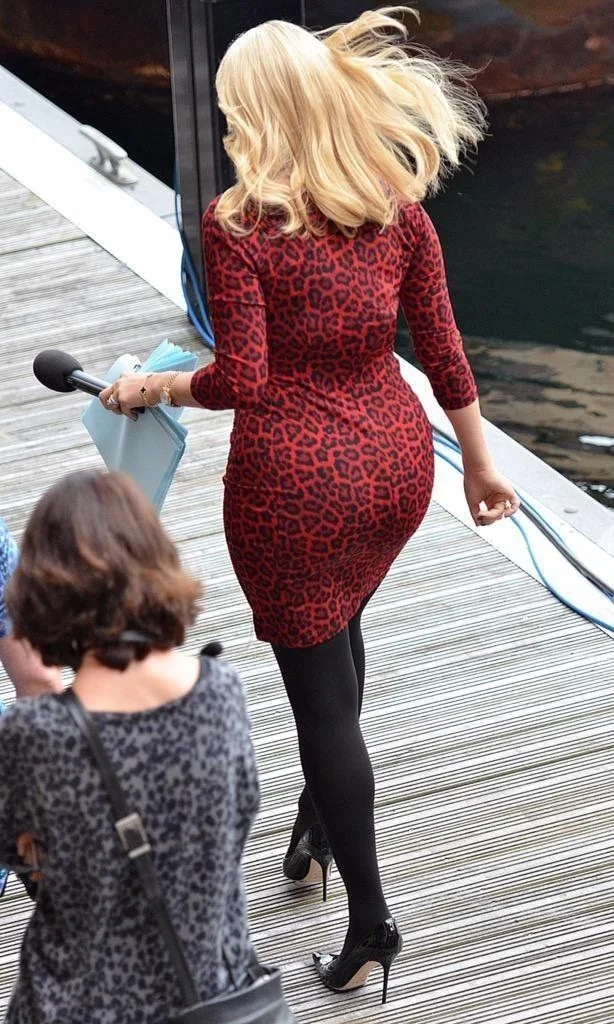 Holly Willoughby. Ather best when she had some curves picture 8 of 11