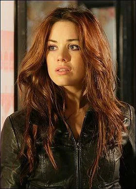 Roxanne Mckee picture 2 of 2