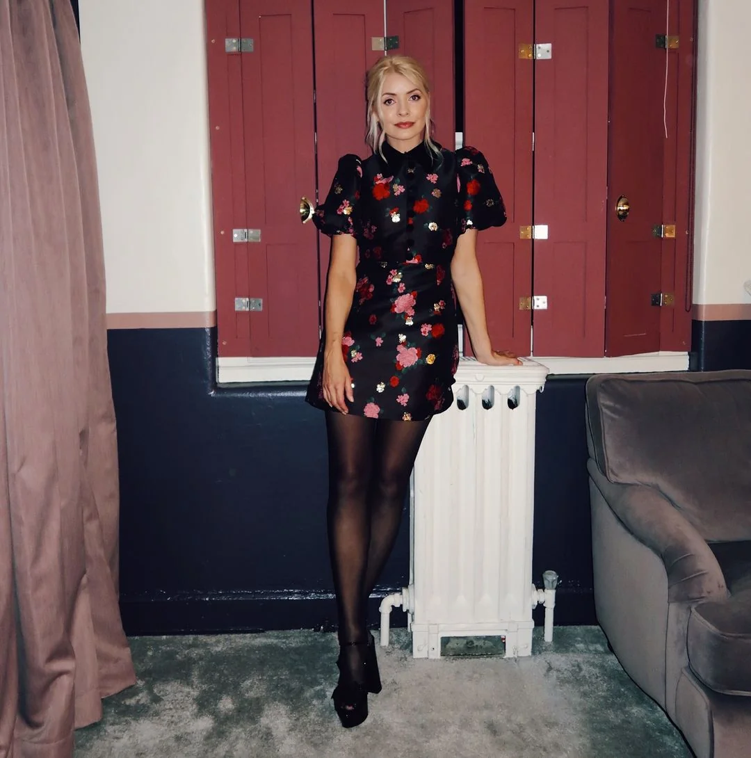 Holly Willoughby 🔥 picture 1 of 3