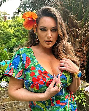 Kelly Brook'