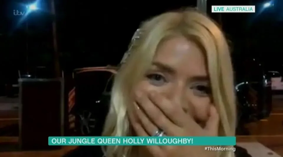 Holly Willoughby picture 1 of 2