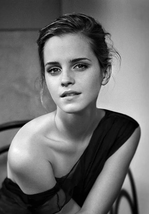 Emma Watson picture 1 of 3