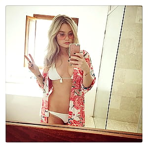 Laura Whitmore'