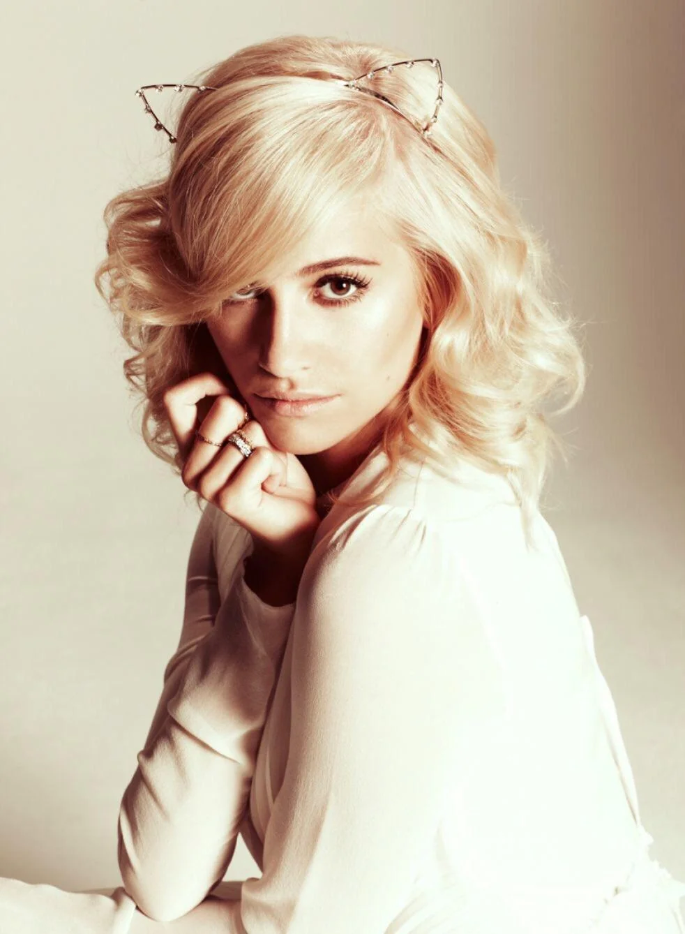 Pixie Lott picture 11 of 15