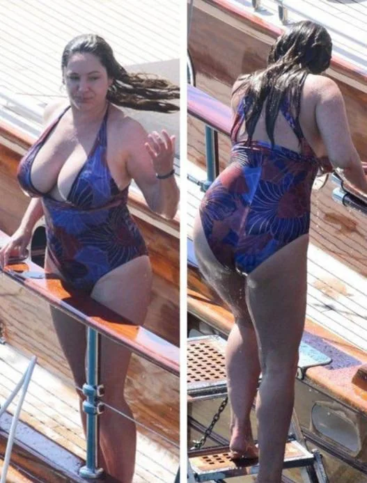 Kelly Brook picture 1 of 1