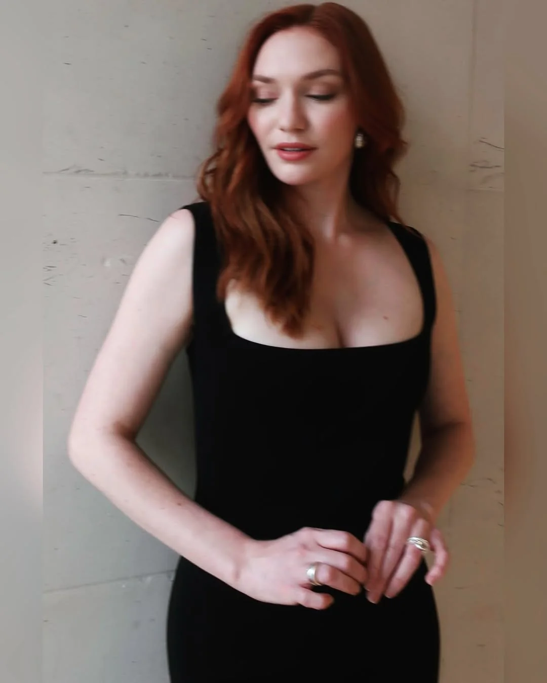 Eleanor Tomlinson picture 3 of 4