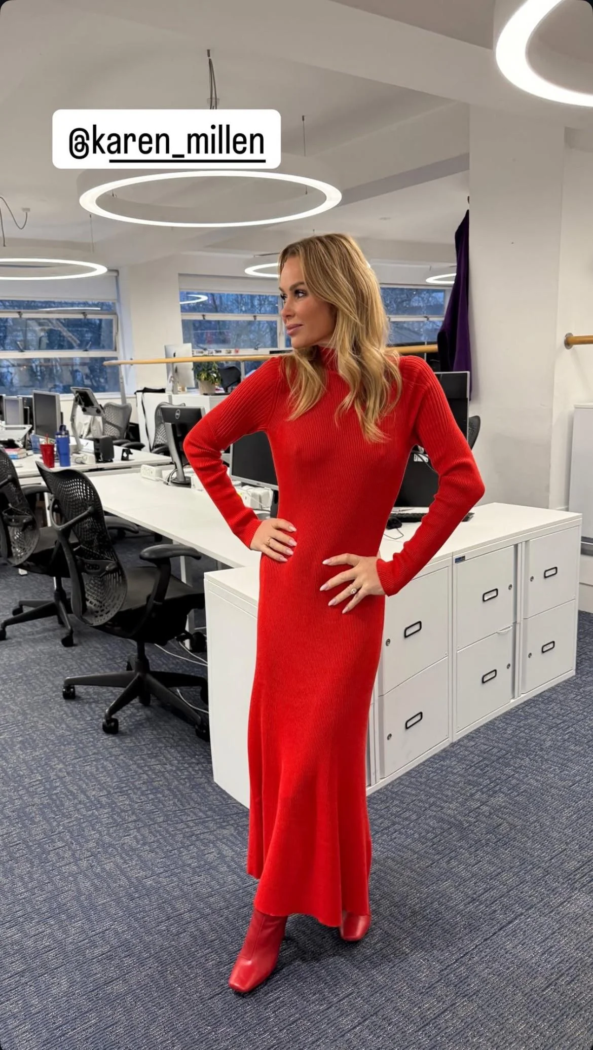 Amanda Holden picture 2 of 3