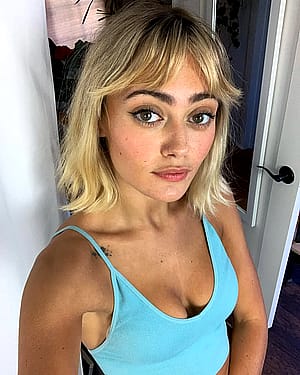 Ella Purnell'