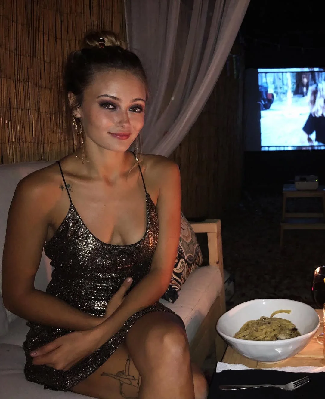 Ella Purnell picture 2 of 3