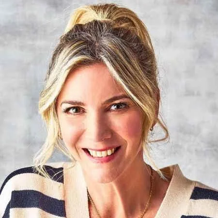 Lisa Faulkner picture 1 of 2