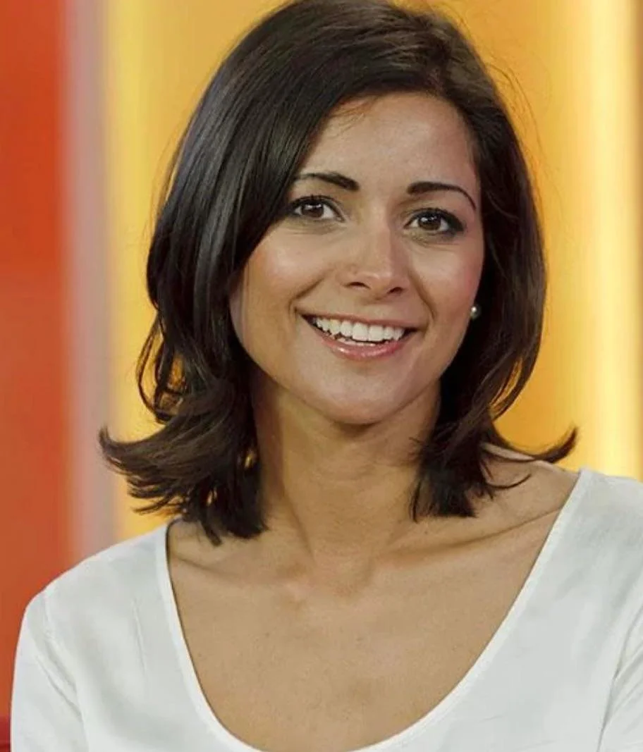 Lucy Verasamy picture 9 of 20