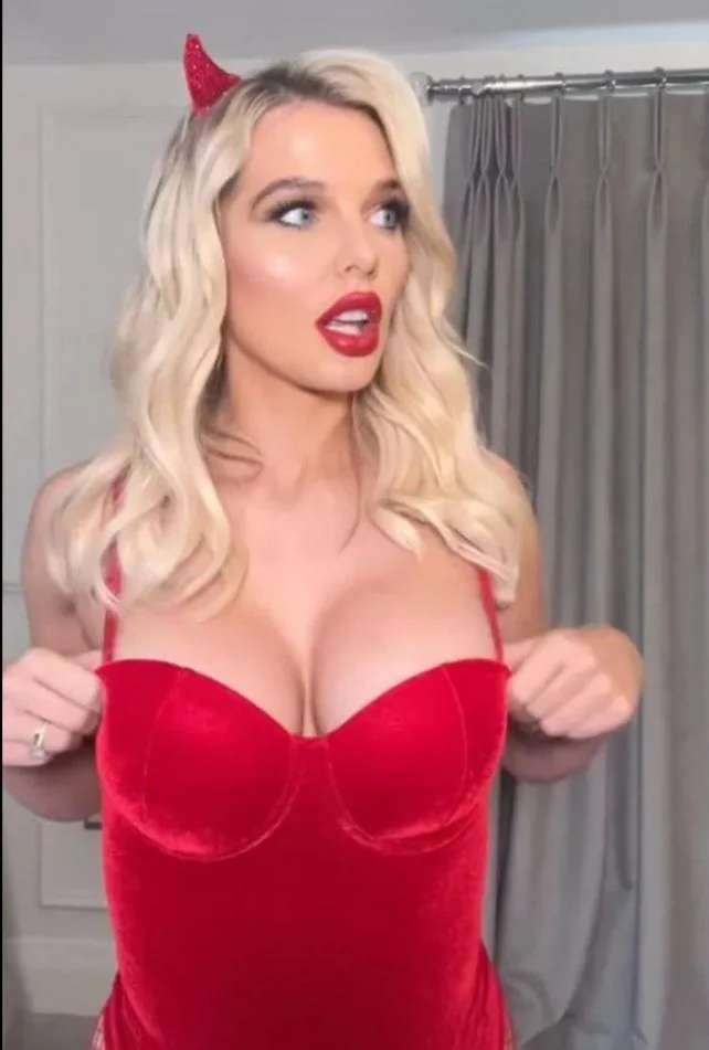 Helen flanagan picture 1 of 1