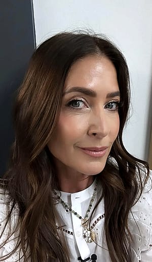 Lisa Snowdon'