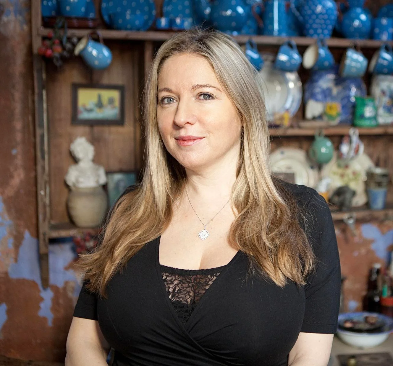 Victoria Coren Mitchell picture 1 of 2