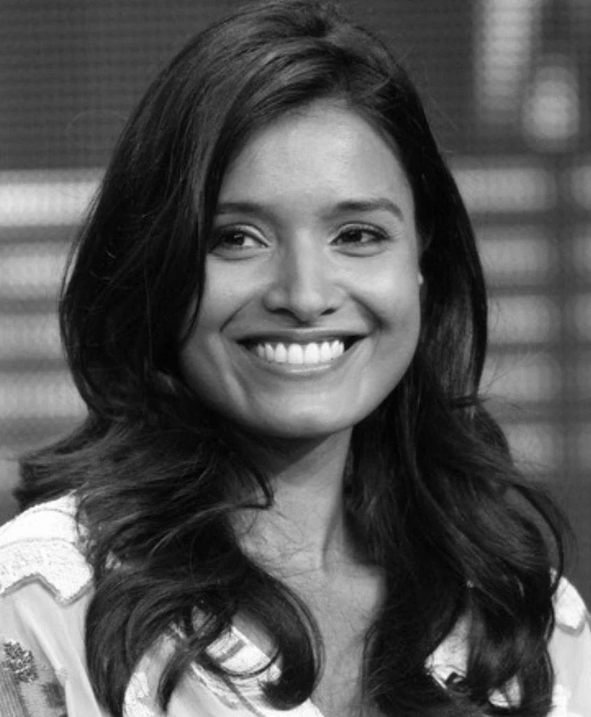 Shelley Conn picture 1 of 9