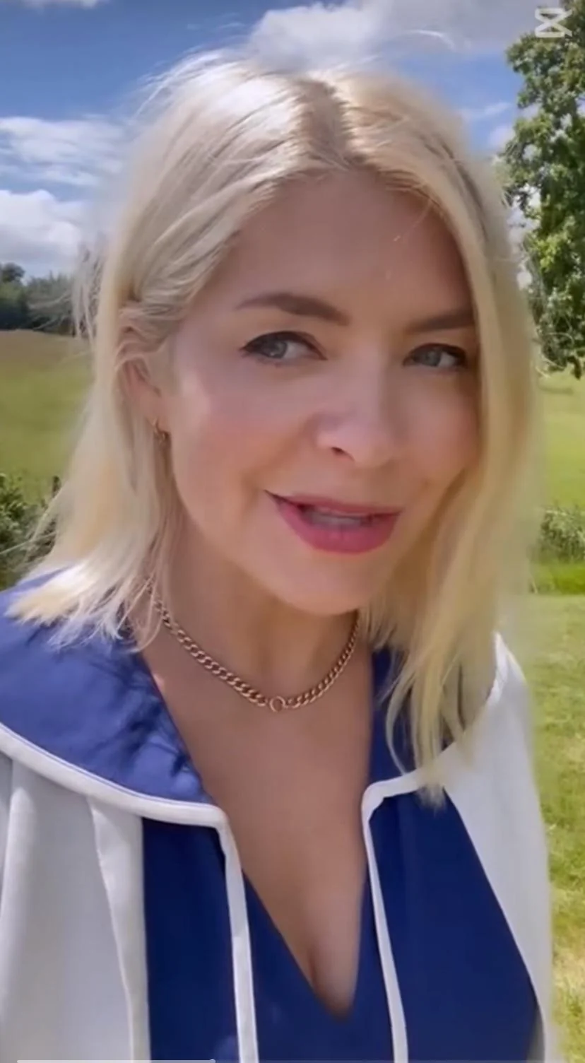 Holly Willoughby picture 3 of 3