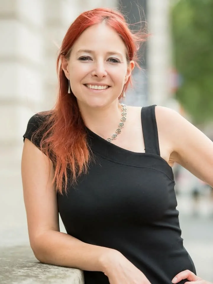 Professor Alice Roberts picture 2 of 2