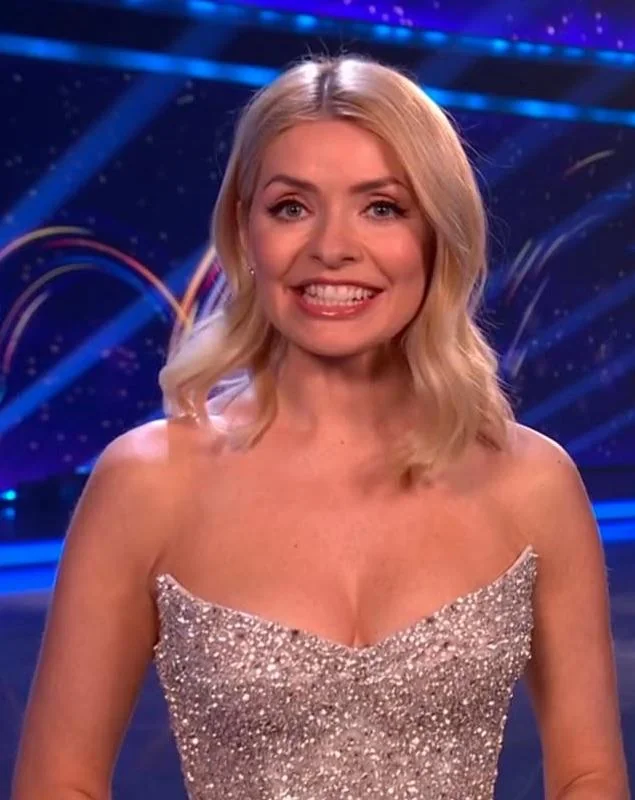 Holly Willoughby picture 3 of 8