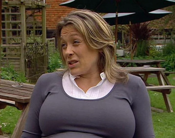 Sarah Beeny picture 2 of 3