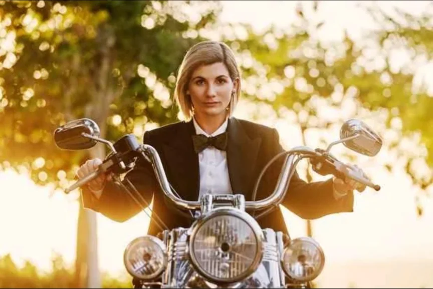 Jodie Whittaker picture 1 of 2