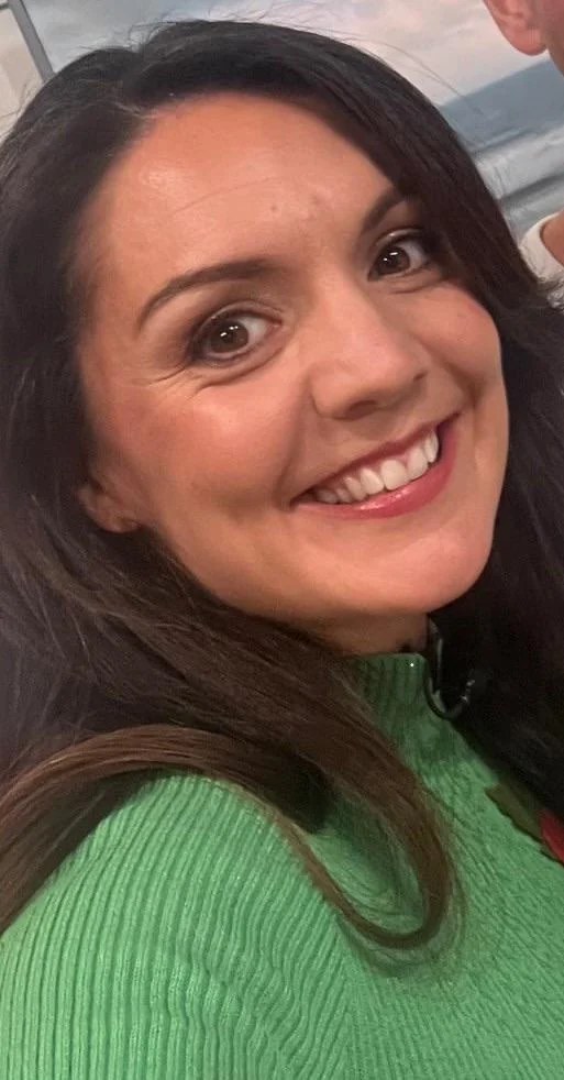 Laura Tobin picture 7 of 15