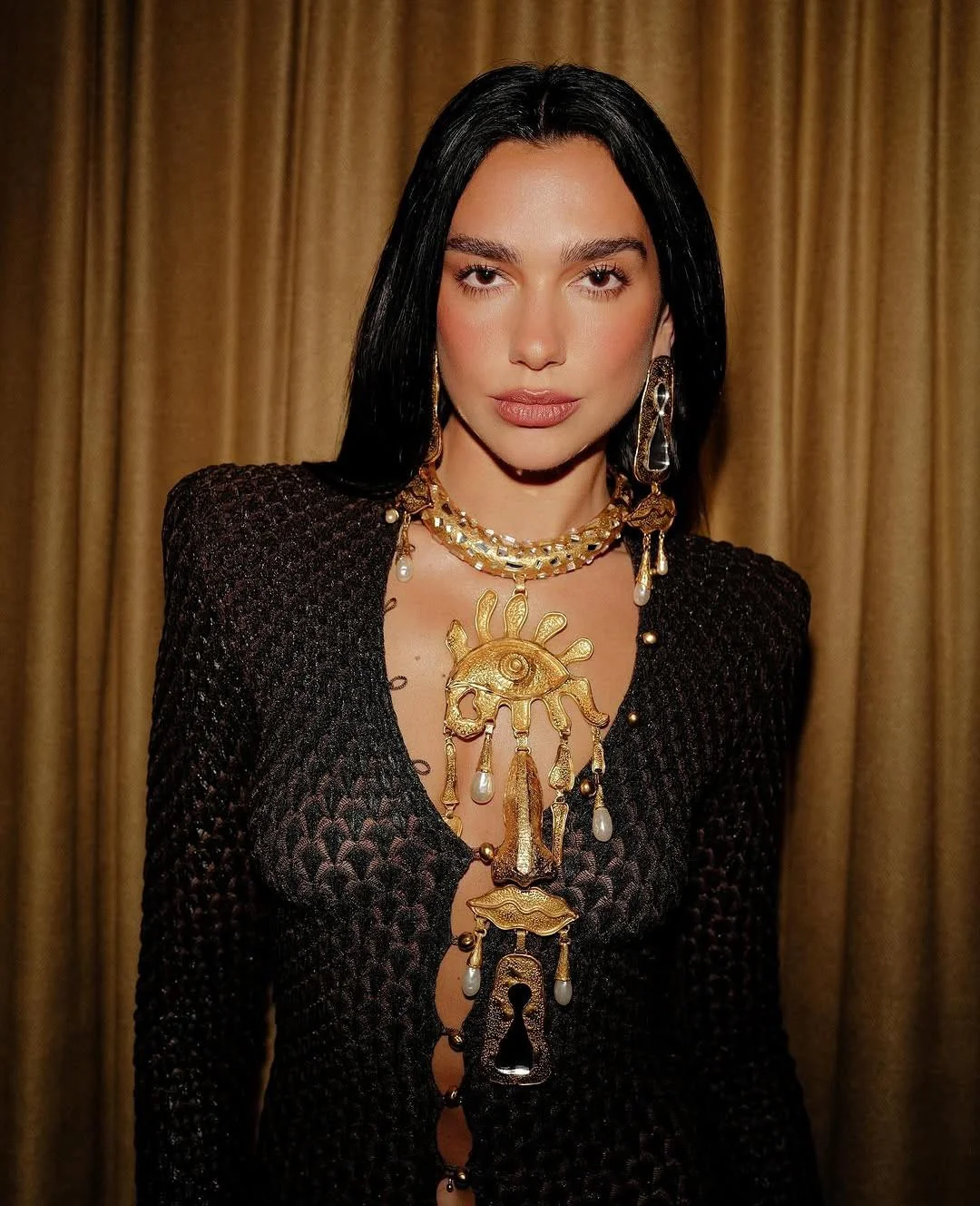 Dua Lipa picture 4 of 6