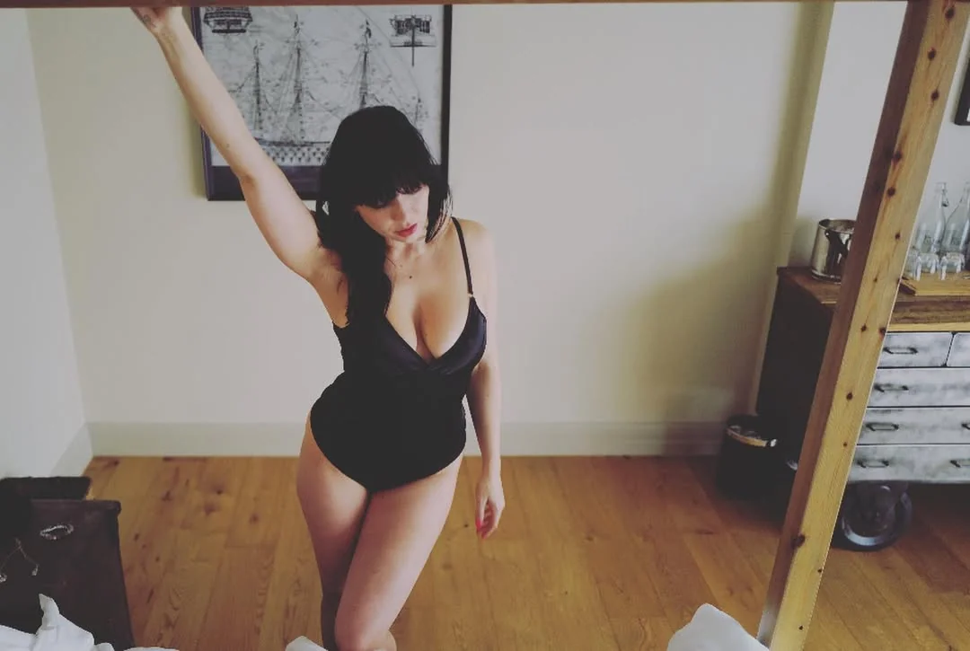 Daisy Lowe picture 3 of 4