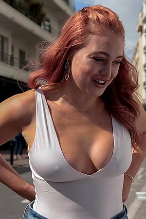 Iskra Lawrence'