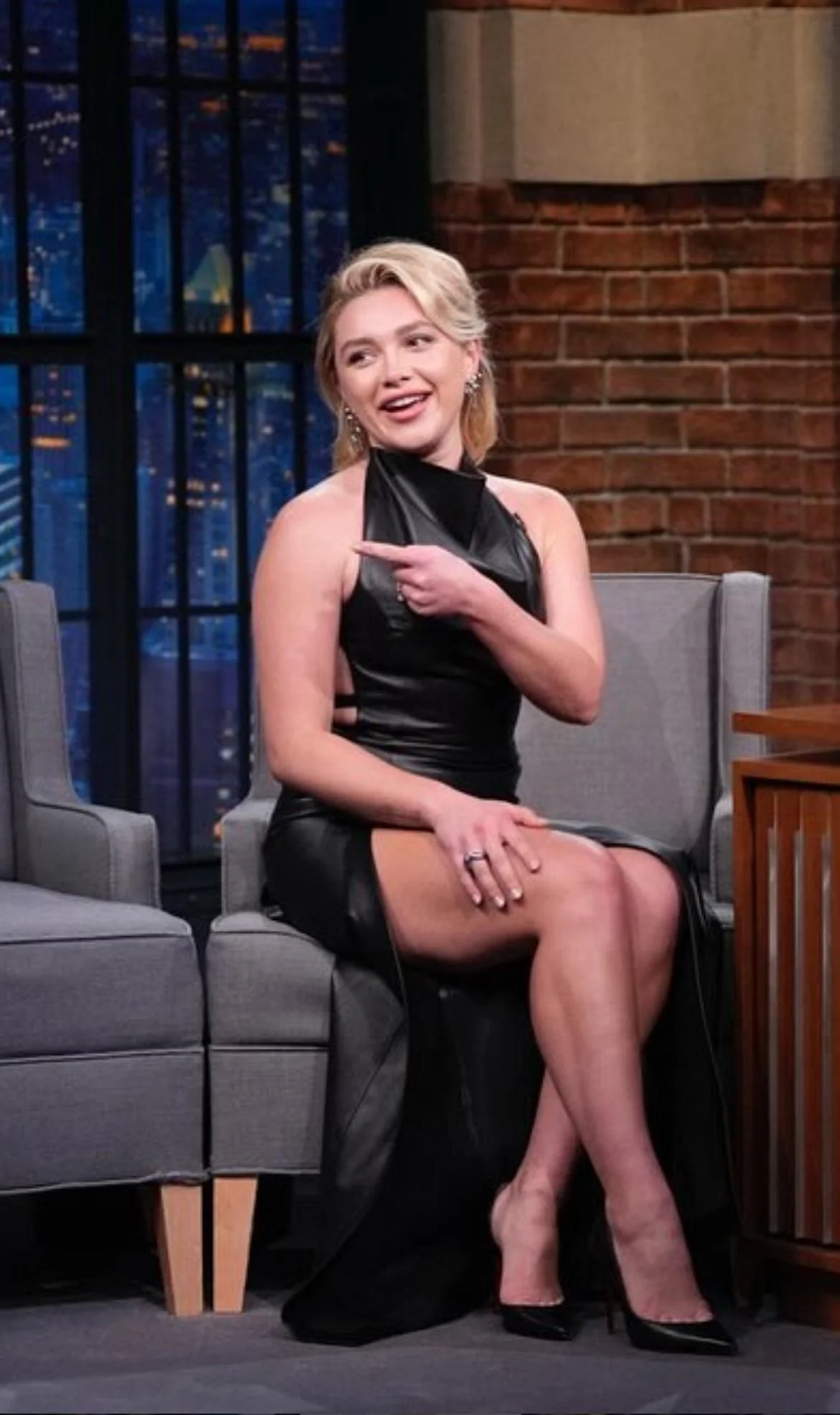 Florence Pugh picture 3 of 3