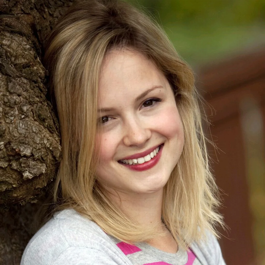 Kimberley Nixon picture 10 of 10