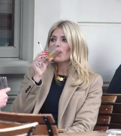 Holly Willoughby picture 1 of 1