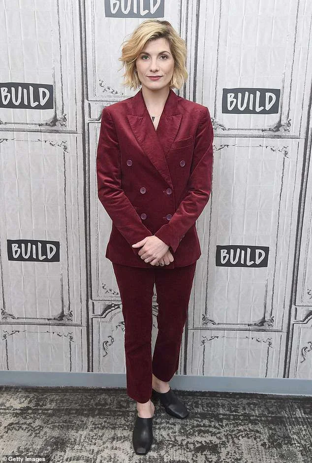 Jodie Whittaker picture 1 of 3