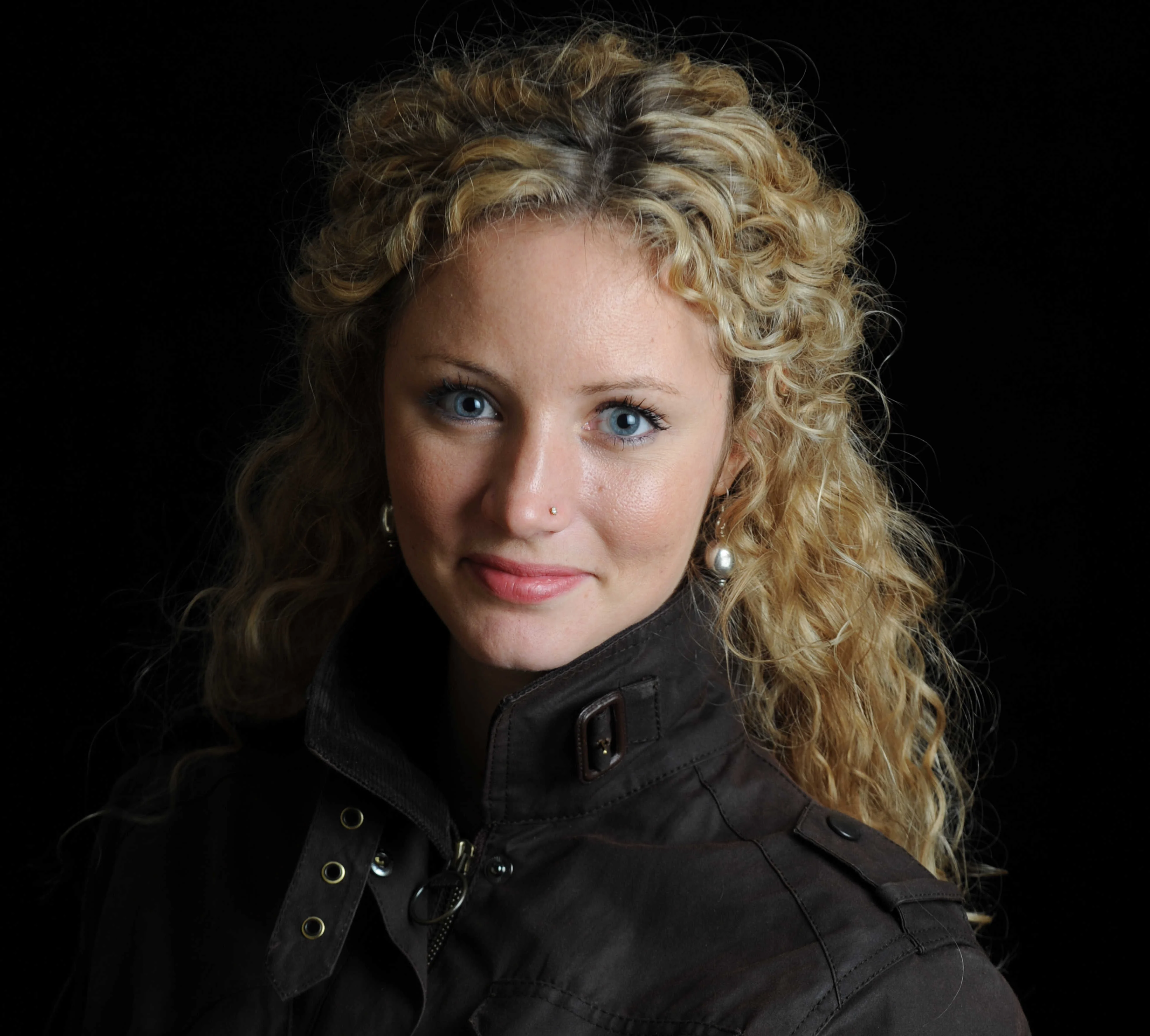 Suzannah Lipscomb picture 3 of 4