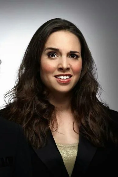 Ingrid Oliver picture 2 of 5