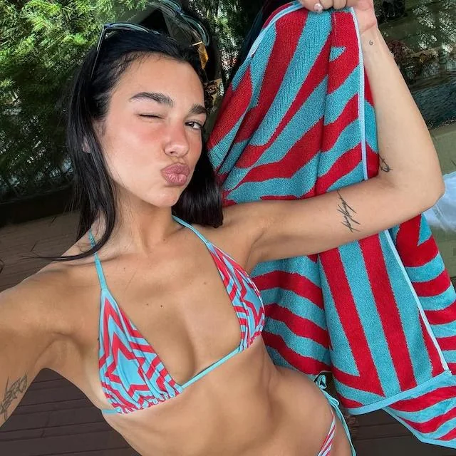 Dua Lipa picture 1 of 3