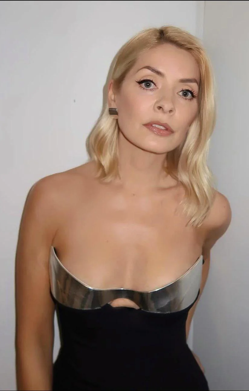 Holly Willoughby picture 1 of 1