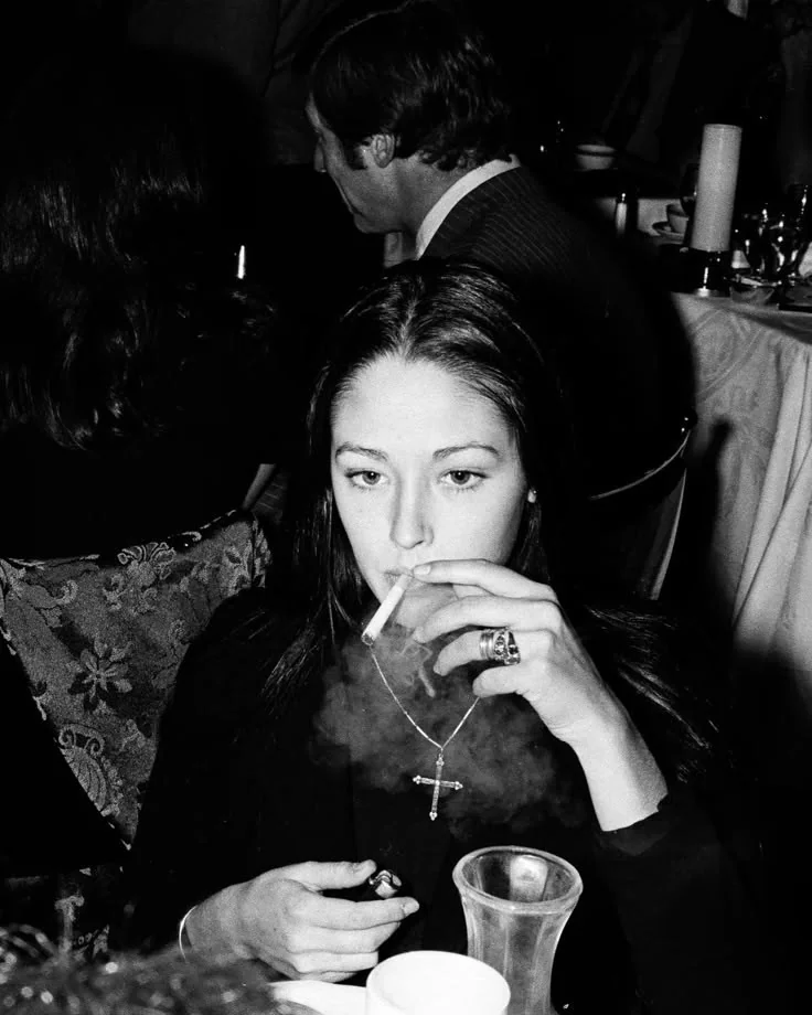 Olivia Hussey picture 2 of 3