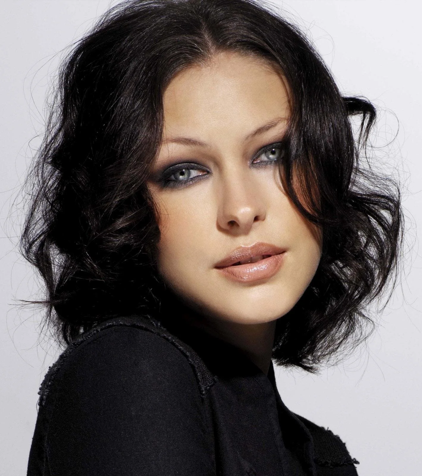 Emma Willis picture 1 of 1