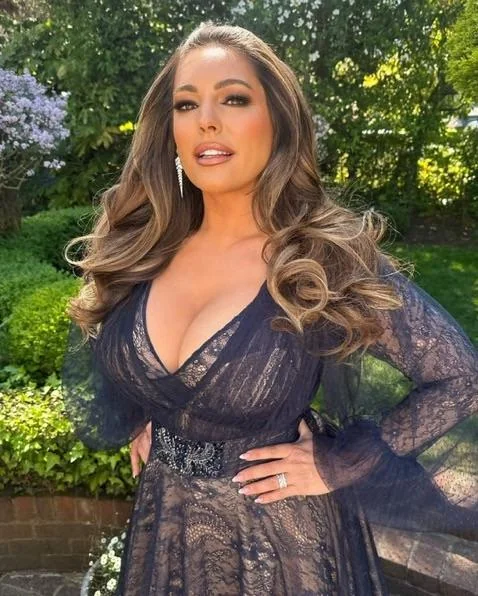 Kelly Brook picture 2 of 2