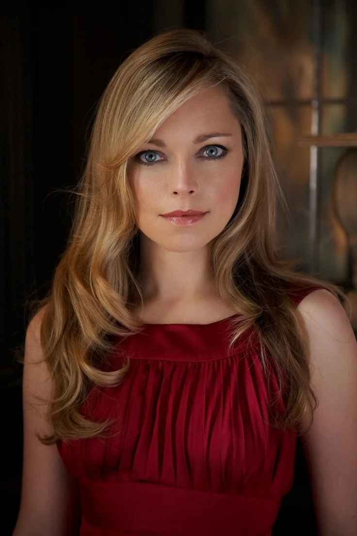 Sarah Alexander picture 6 of 6