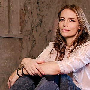 Saffron Burrows'