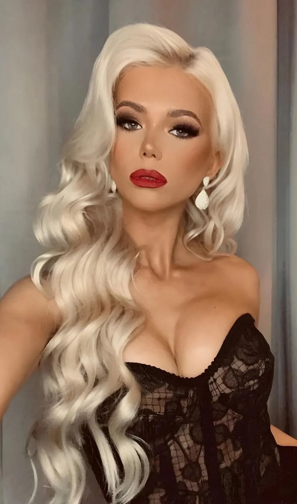 Danielle Harold is unbelievable! The hottest picture 2 of 7