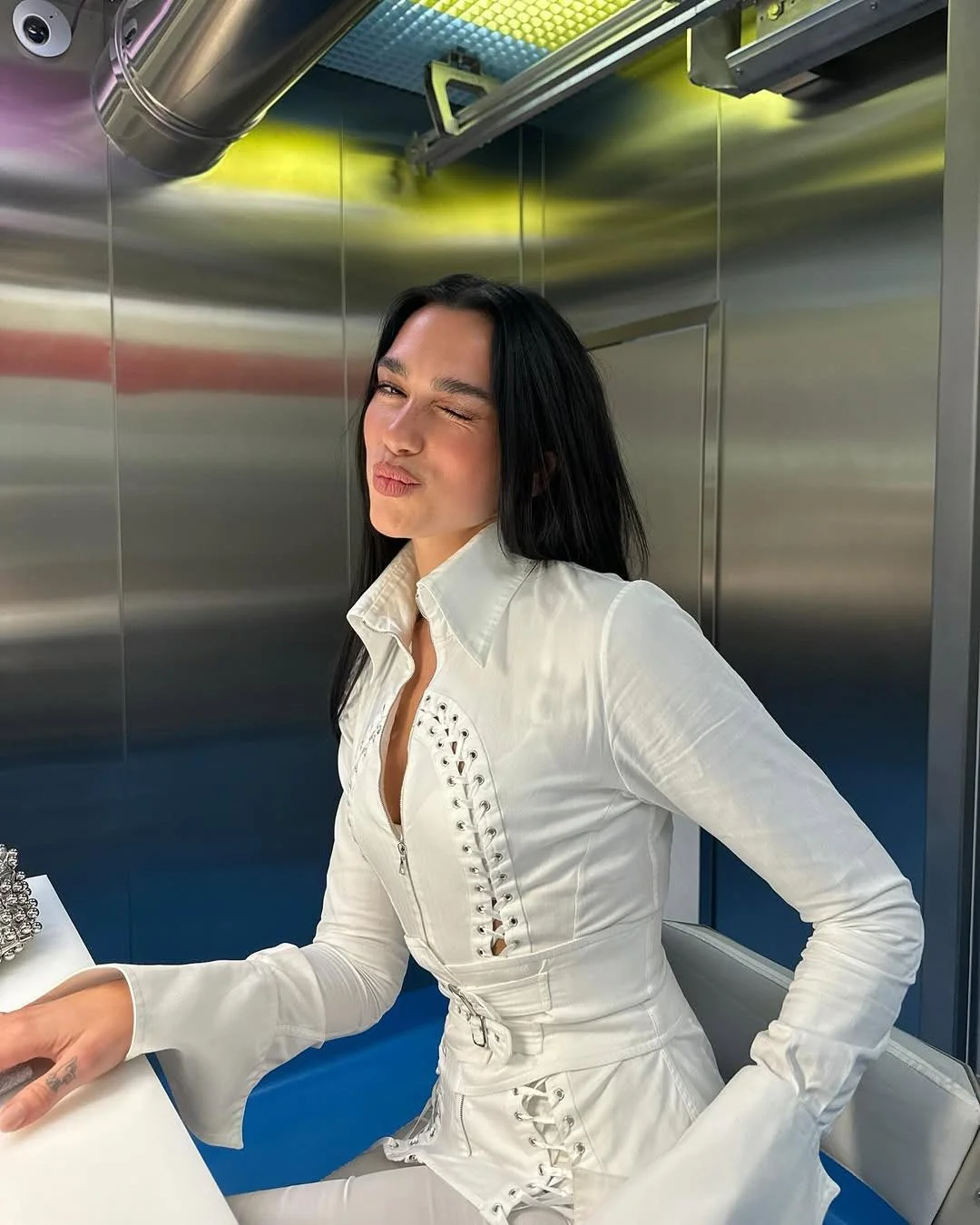 Dua Lipa picture 4 of 8